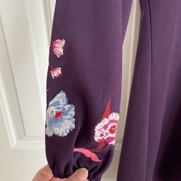Ann Taylor Embroidered Sleeve Flare Dress V Neck Purple Plum‎ Size XS - Picture 4 of 8